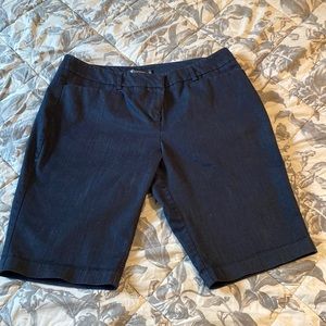 5/$30 7TH  Avenue Suiting Collection N Y & Co Navy Jean-like fabric Shorts 12